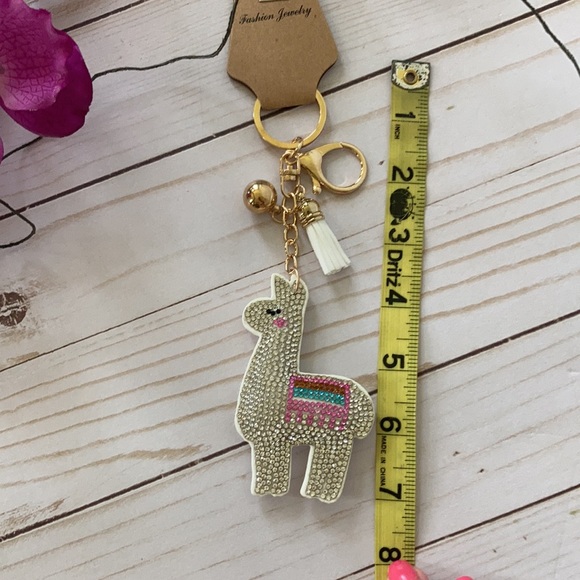 Rhinestone Llama Keychain - Picture 4 of 5